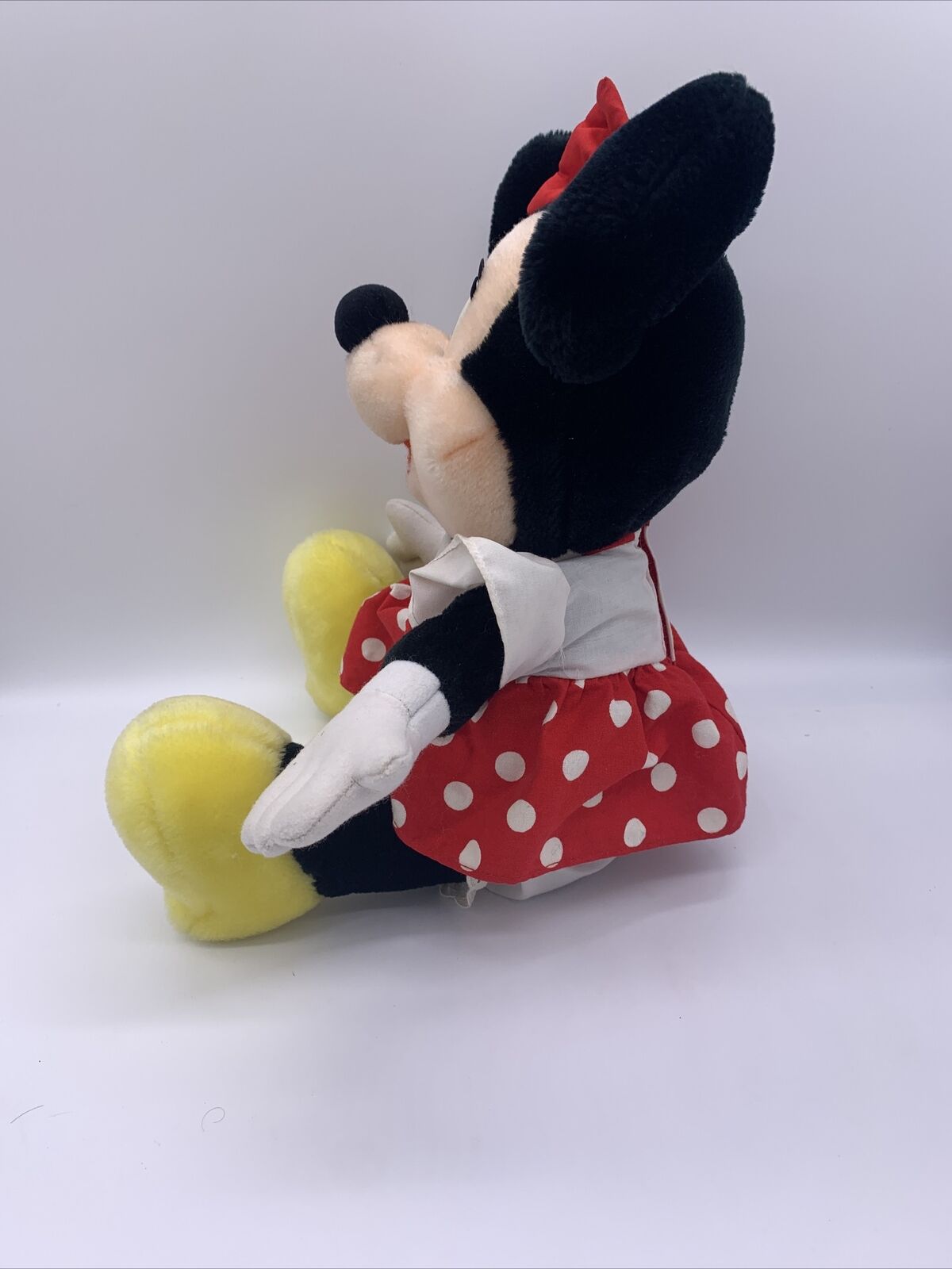 Disneyland Walt Disney World Vintage Minnie Mouse Plush Stuffed Animal 12 x 10