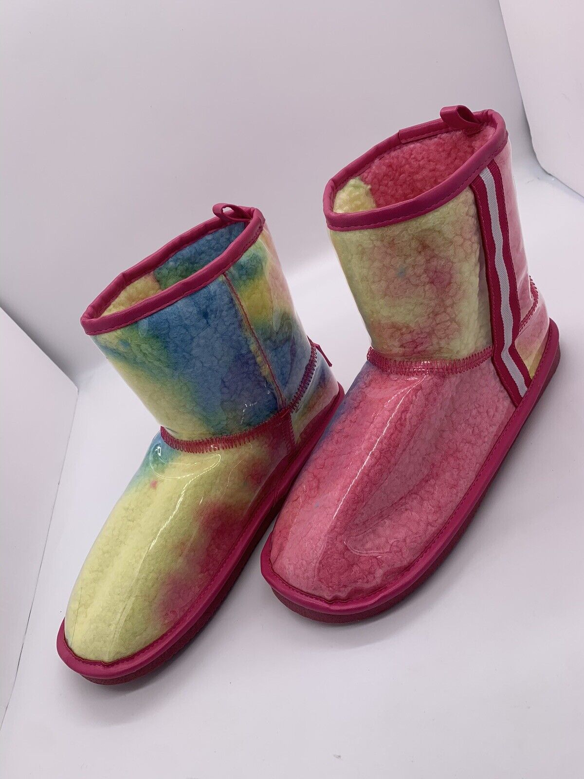 MUDD Cherry 43L Boots Big Girls Size 8 Fuzzy Cozy Comfy Rainbow Slippers- NEW