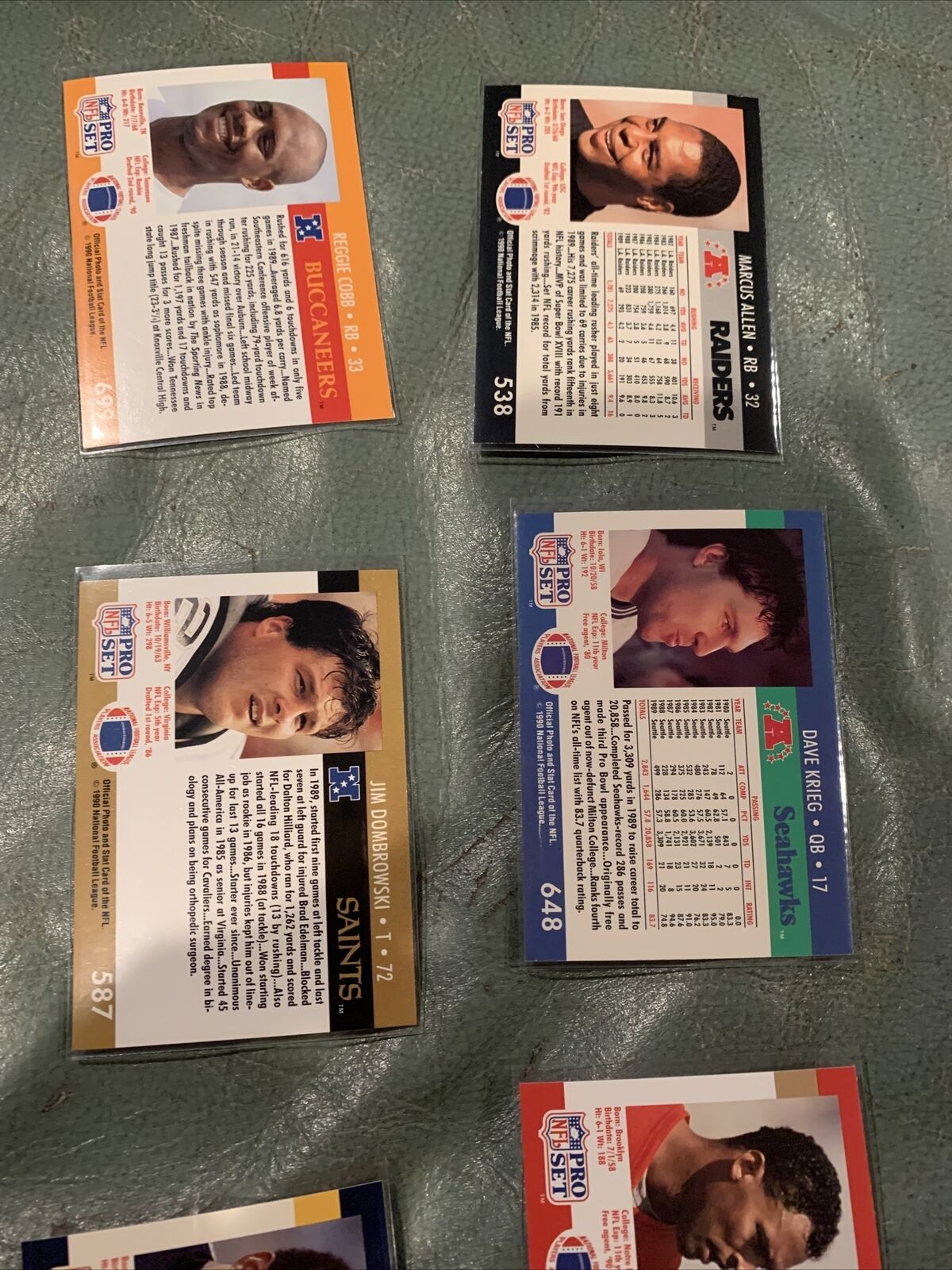 MINT-1990 NFL Pro Set! Lot!Rookie, LB, RB, QB, S, T. In Top Loader. (#10)