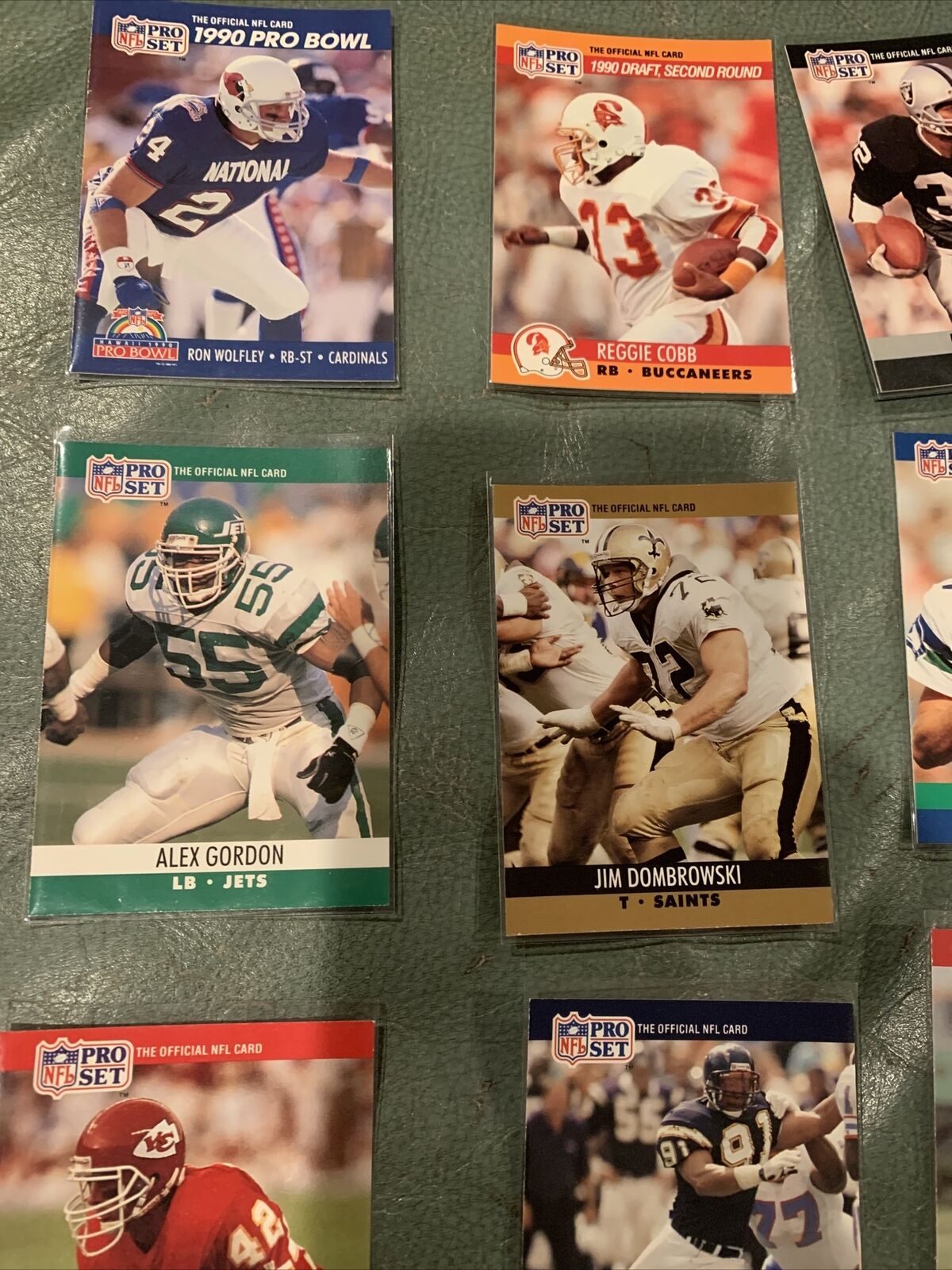 MINT-1990 NFL Pro Set! Lot!Rookie, LB, RB, QB, S, T. In Top Loader. (#10)