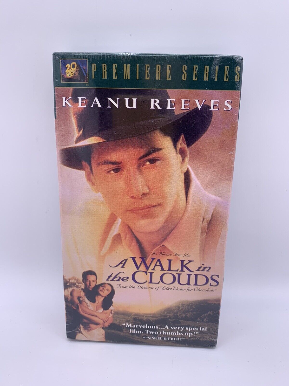 A Walk in the Clouds (VHS Tape, 1996) Aitana Sanchez-Gijon, Keanu Reeves Sealed